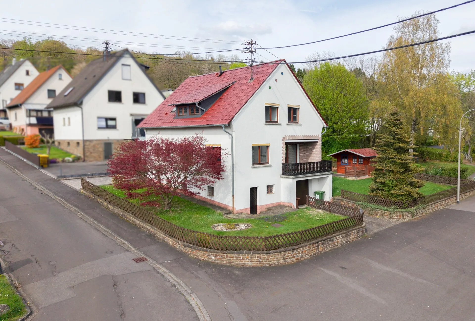 *RESERVIERT* Ein-/Zweifamilienhaus mit Potenzial in familienfreundlicher Lage! 2 km bis Hachenburg!