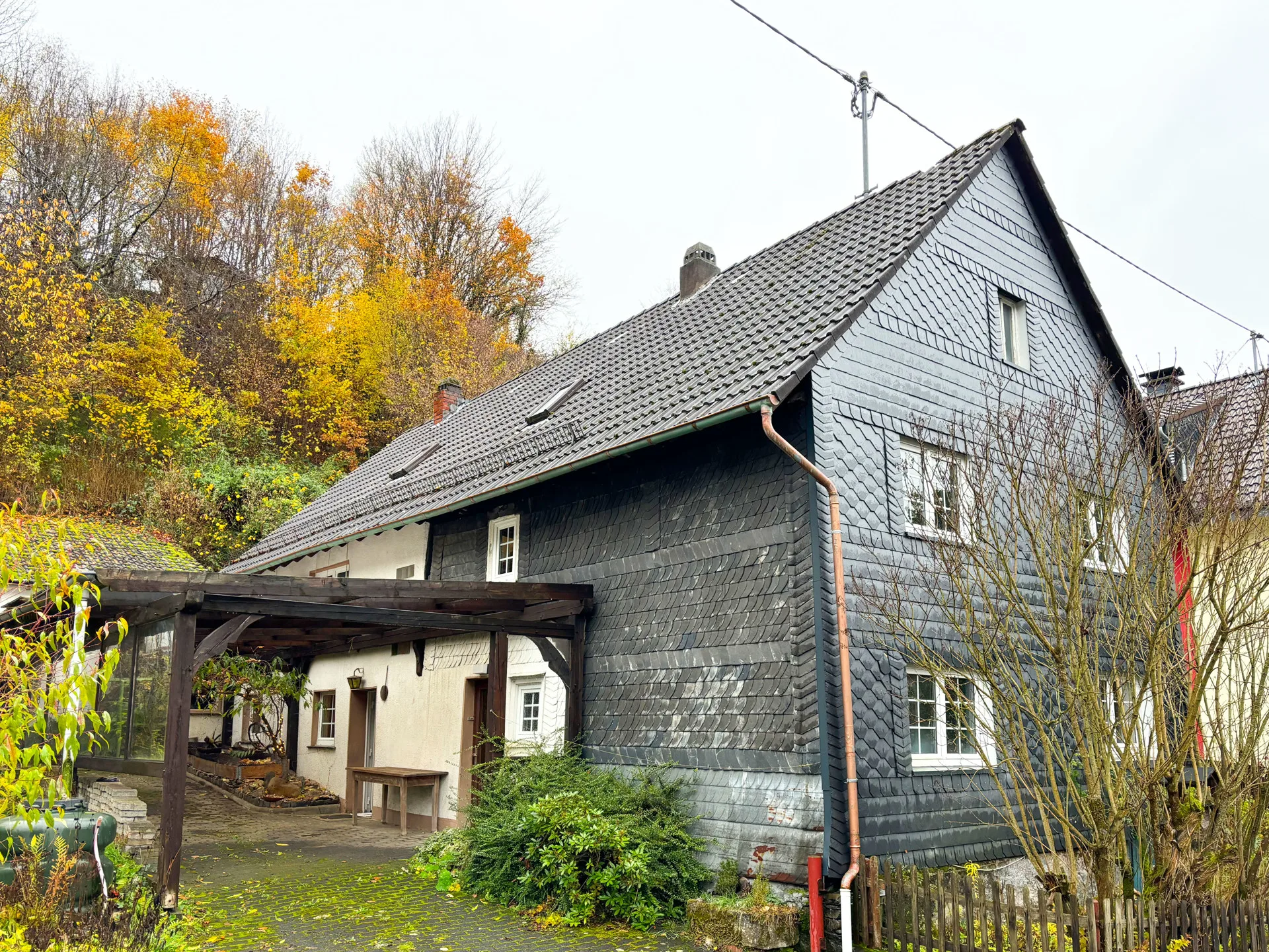 Großzügiges Fachwerkhaus in familienfreundlicher Lage zwischen Wissen und Gebhardshain!