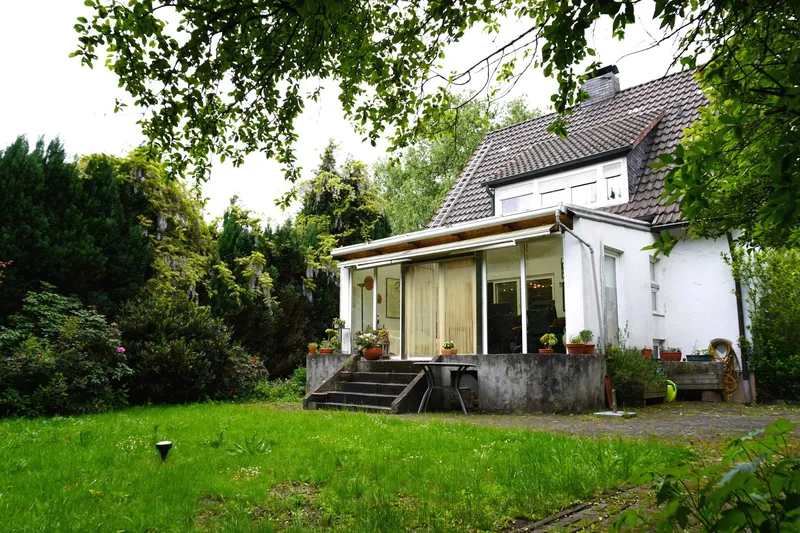Familienhaus mit Wintergarten & Platz zum Leben plus Anbaumöglichkeit in Solingen!
