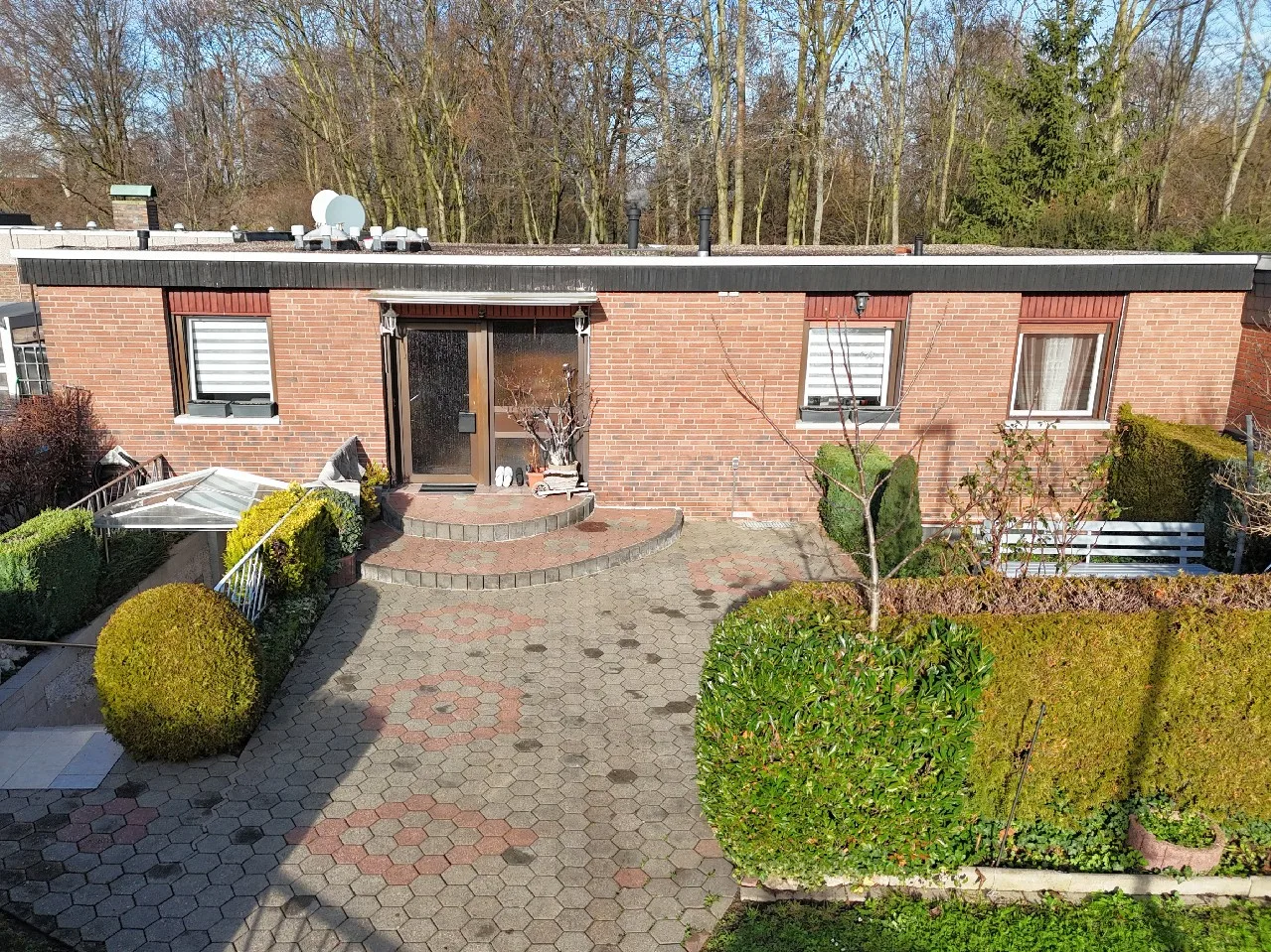Raumwunder ! Hier ist Platz für alle im Zweifamilienhaus im Neusser Süden