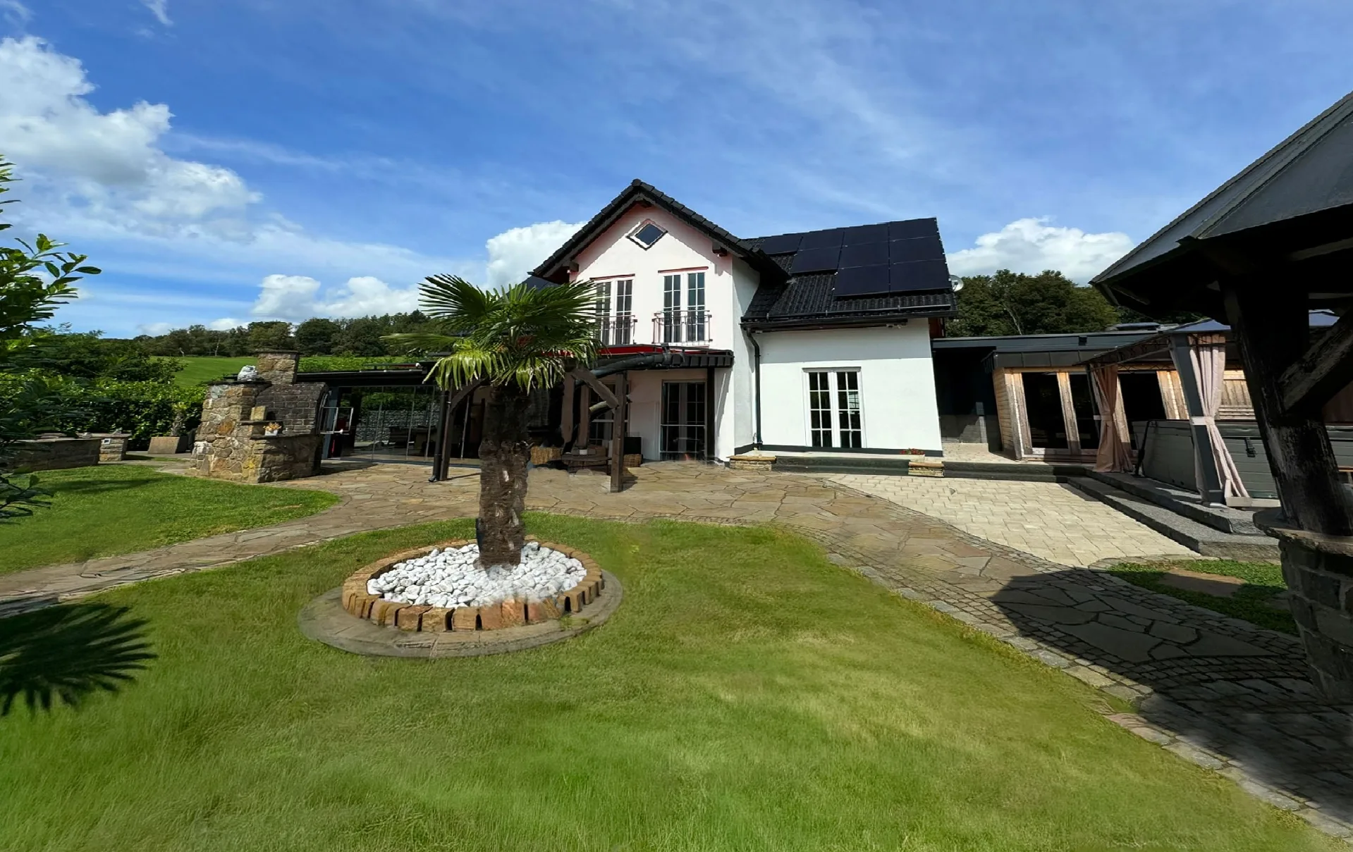 Kl. Villa mit mgl. Pferdehaltung, PV-Anlage+Sauna in ruhiger Randlage- 20 Min. Hennef