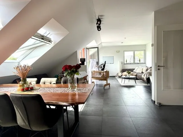 Großzügige 2-Zimmer-Wohnung im 2.OG mit schönem Balkon und Pkw-Stellplatz - Foto 1