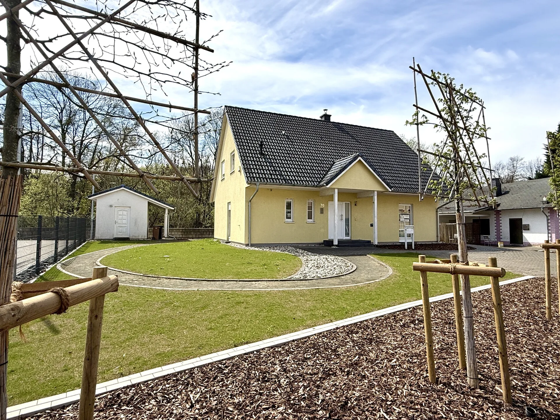 Viel Platz in zentraler Lage - gepflegtes Einfamilienhaus mit Garten!