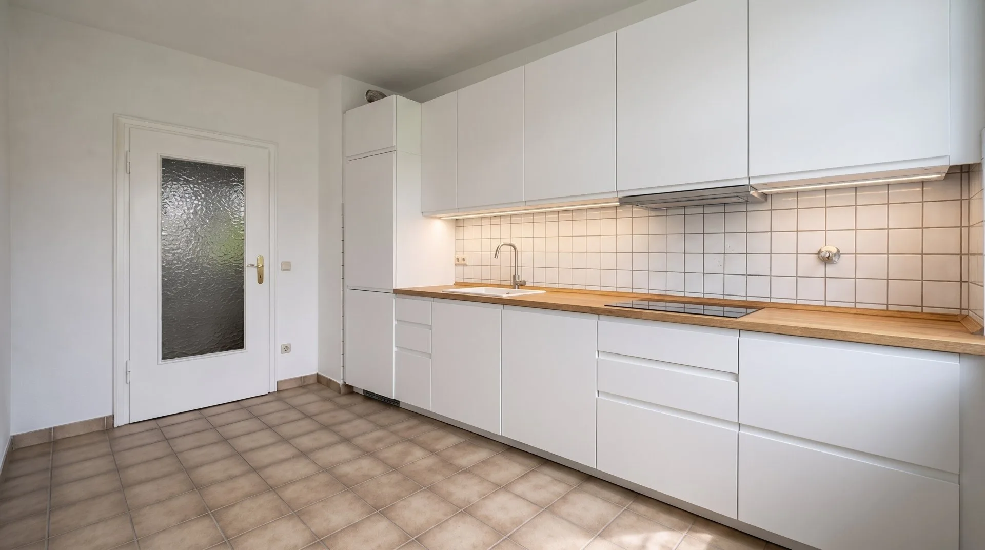 SANIERTE 2-ZIMMERWOHNUNG IN DER STADTMITTE ZU MIETEN! - Foto 3