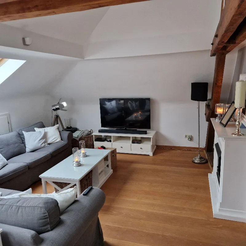 Charmante 3-Zimmer-Wohnung in gepflegter Altbauvilla mit Dachterrasse - Photo 2