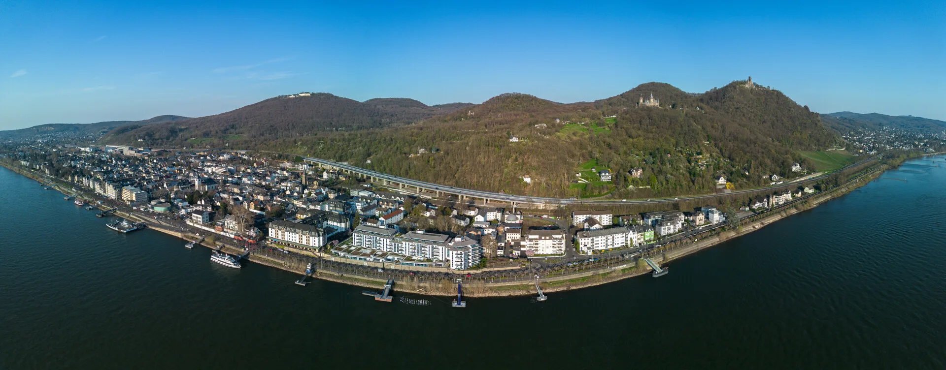 Wohnung mit Panoramablick auf den Rhein - Foto 1