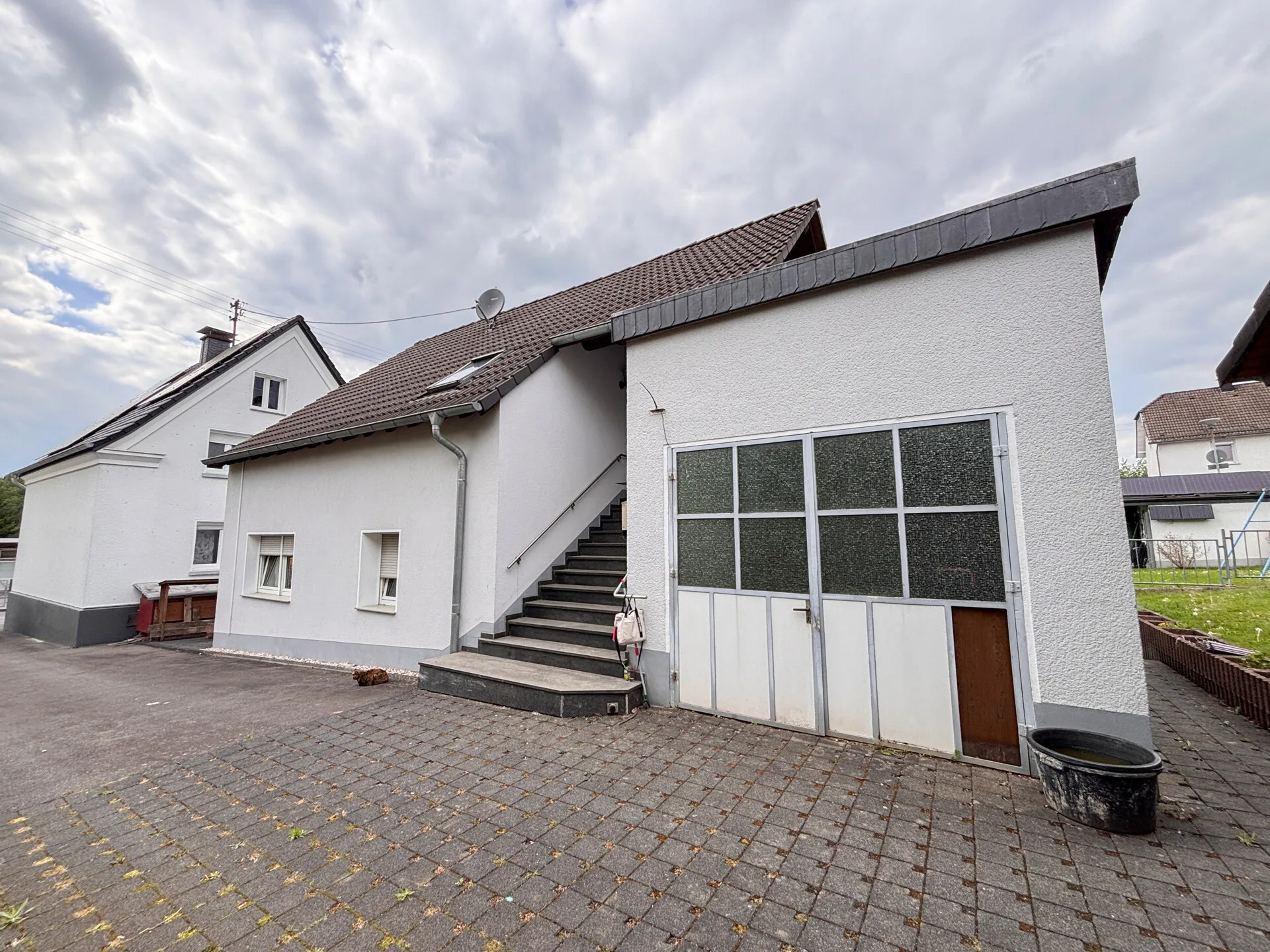 *RESERVIERT* Gepflegtes vermietetes Zweifamilienhaus in Windeck / Rosbach - Solide Kapitalanlage!