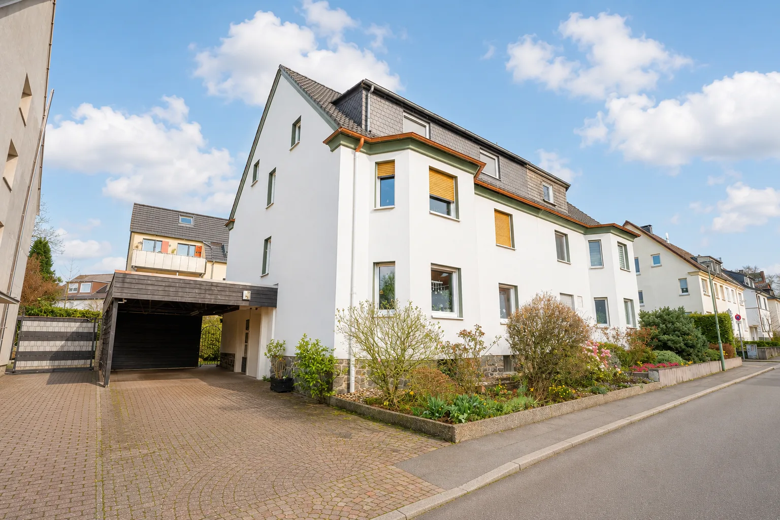 Helle ca. 80 m² große 2-Zimmer-Maisonettewohnung mit Spitzboden, Einbauküche und Tageslichtbad - Foto 3