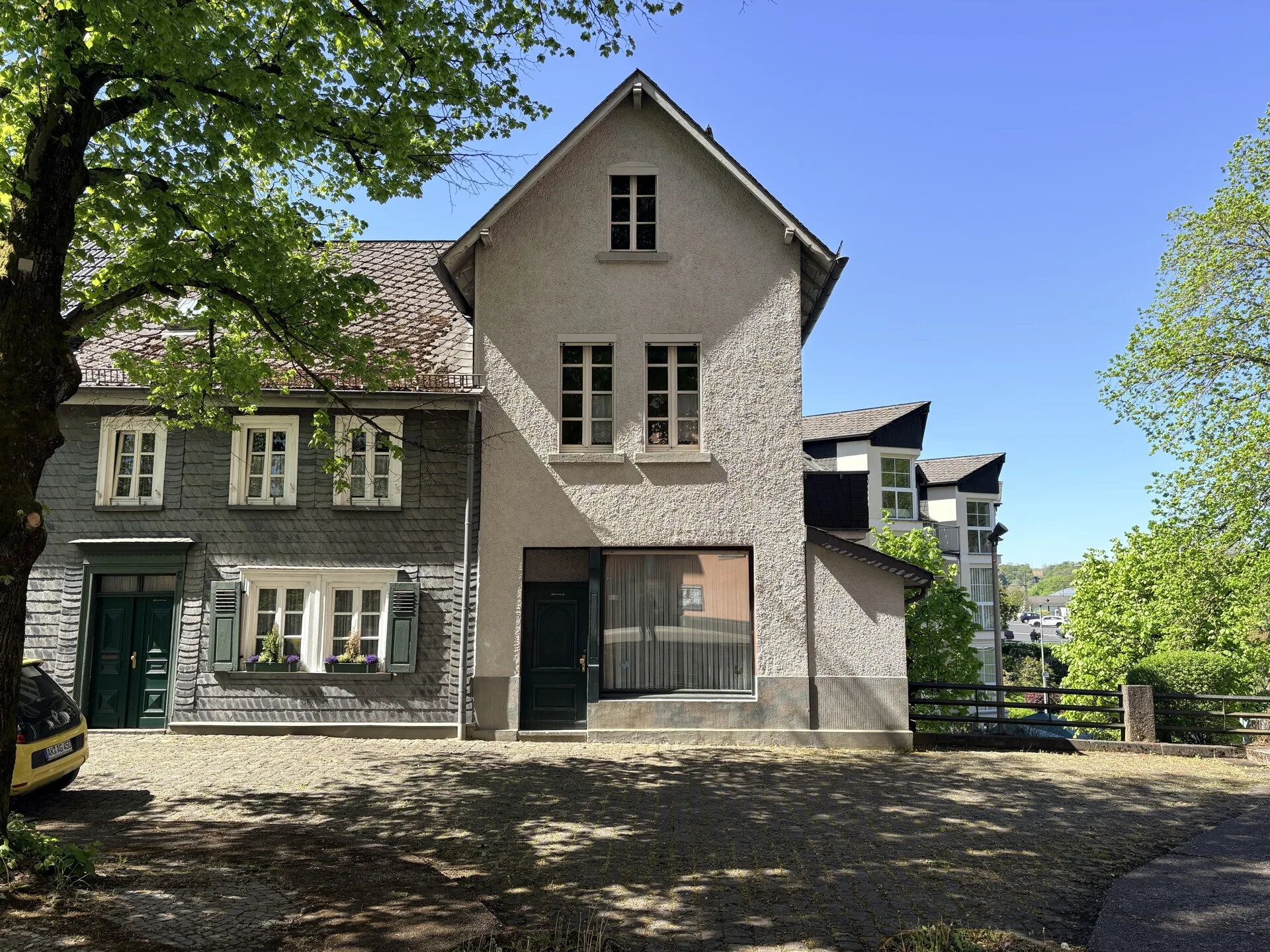 ***PREISREDUZIERUNG***
Historisches Ein-/Zweifamilienhaus in Zentrumslage von Wissen!