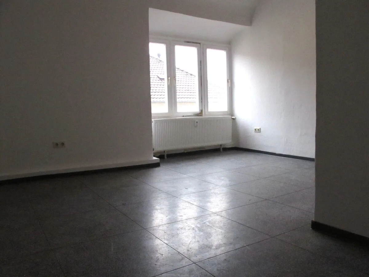 Schön und geräumig im Altbau - Photo 3