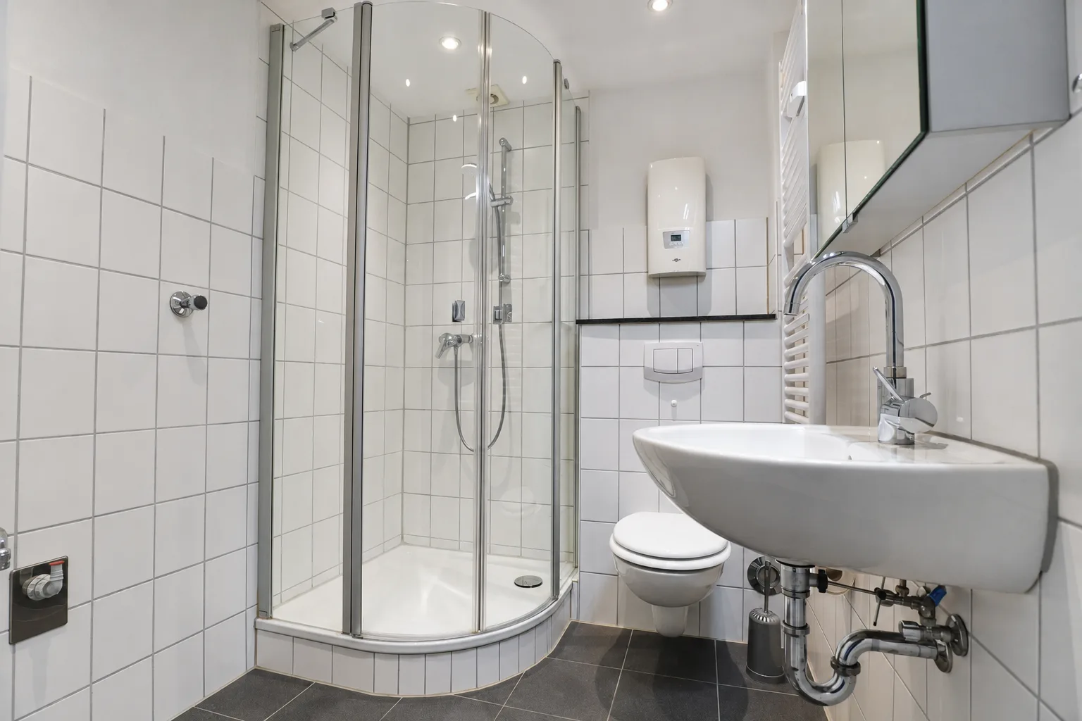 Schöne ca. 56m² große 2-Zimmer-Wohnung mit Balkon in gepflegtem Mehrfamilienhaus - Photo 3