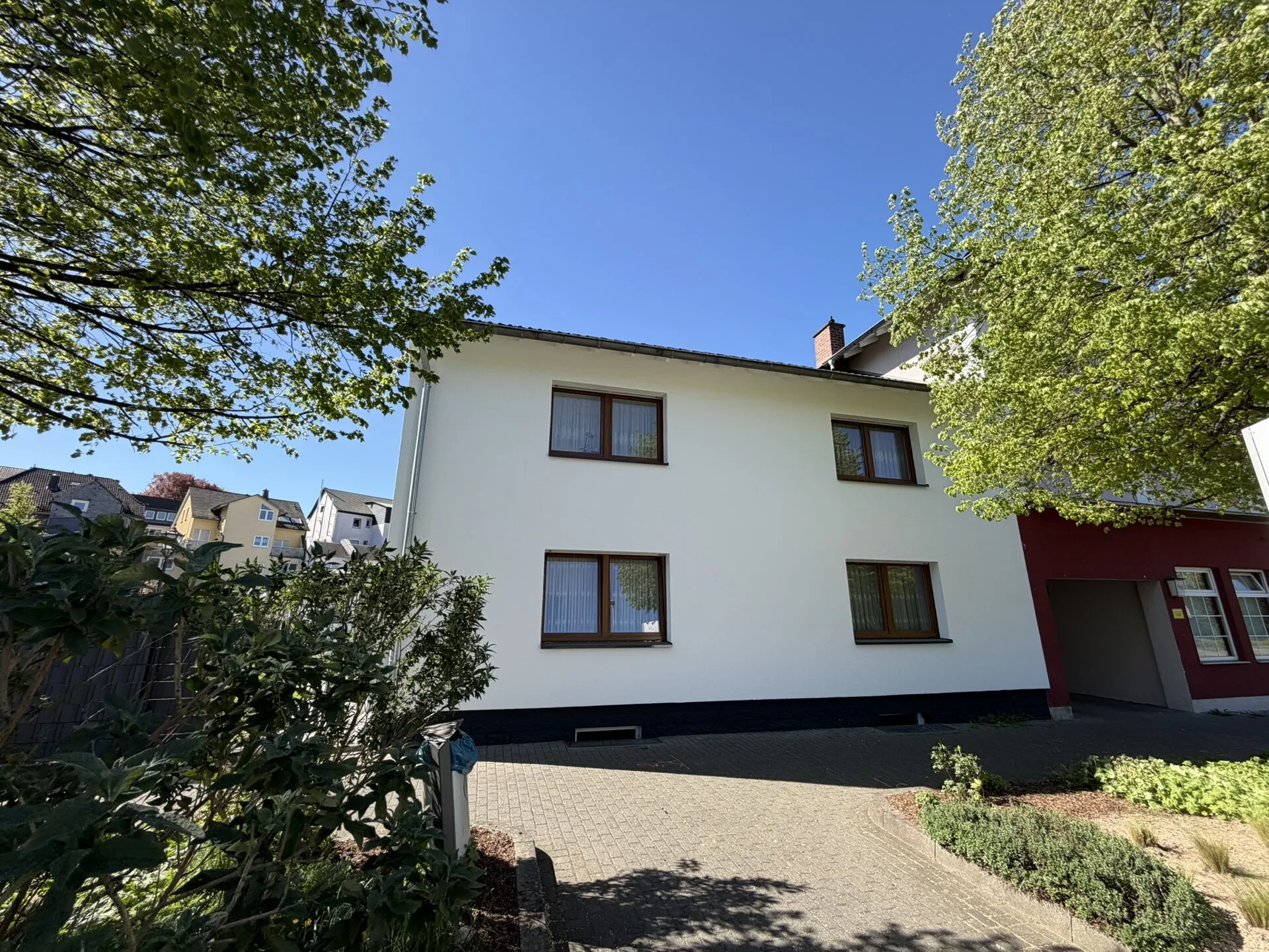 Vollständig saniertes Einfamilienhaus mit kleinem Innenhof in zentraler Lage von Wissen!