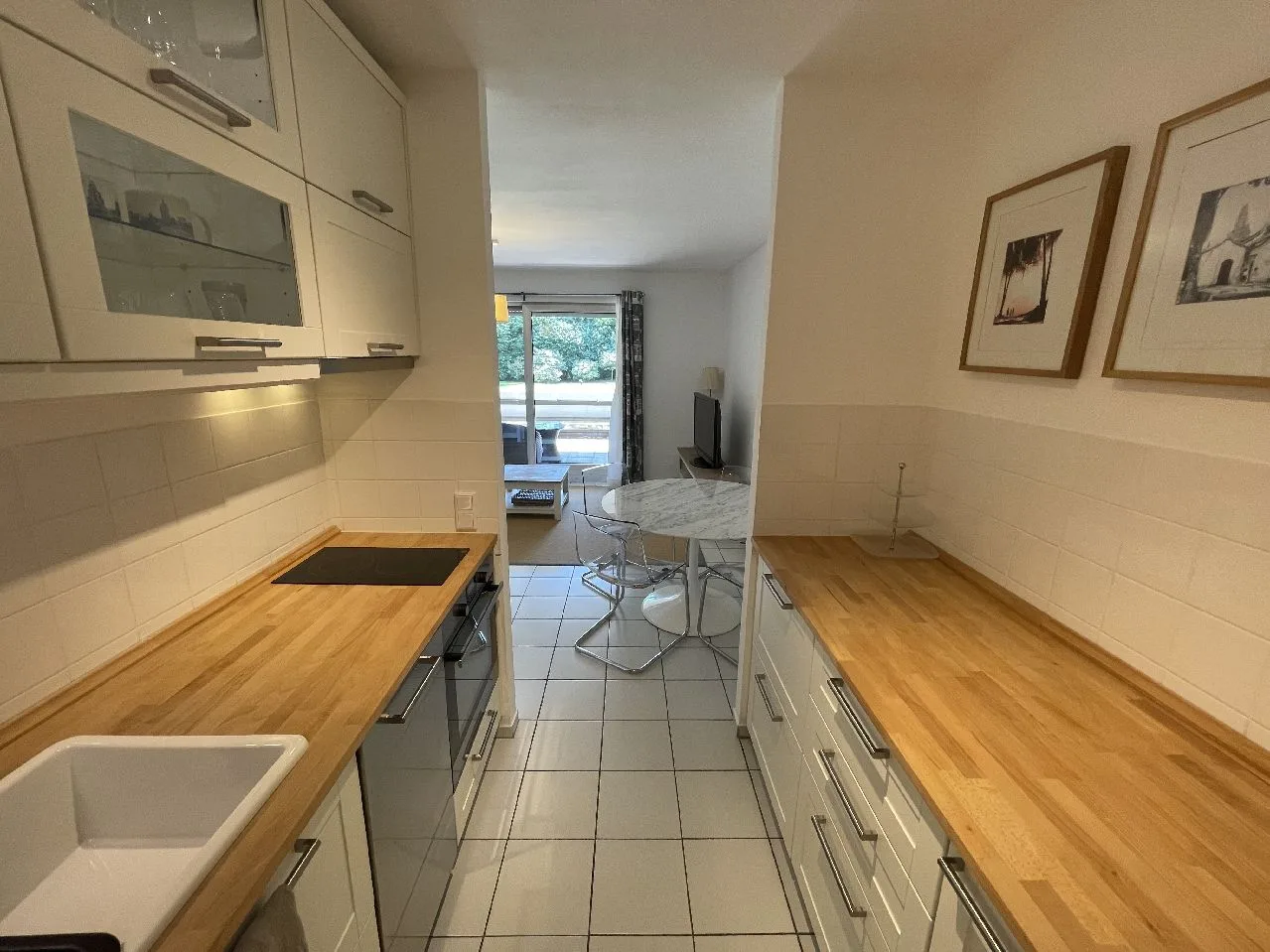 Düsseldorf-Niederkassel: Großzügiges möbliertes Apartment mit Terrasse! - Photo 2