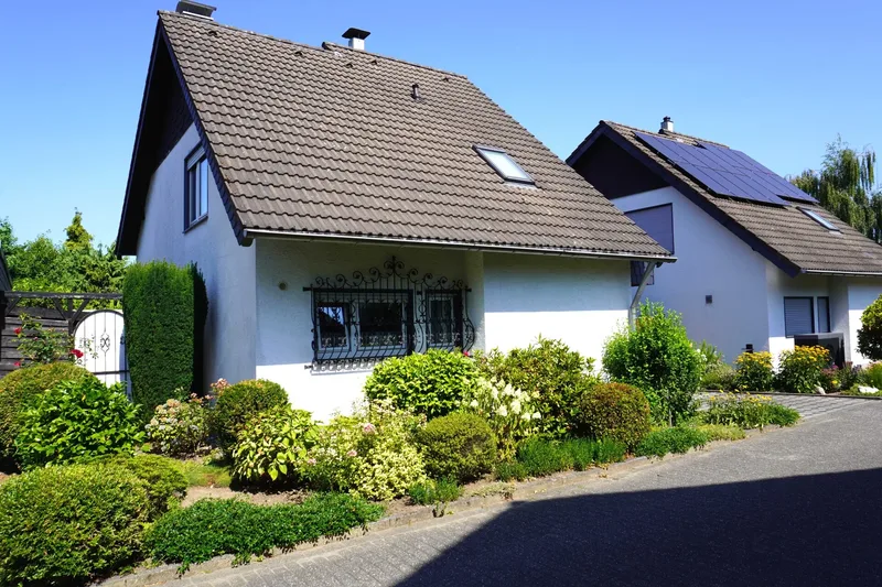 Ruhe, Privatsphäre und Lebensqualität – Ihr neues Zuhause in Bergisch Neukirchen?