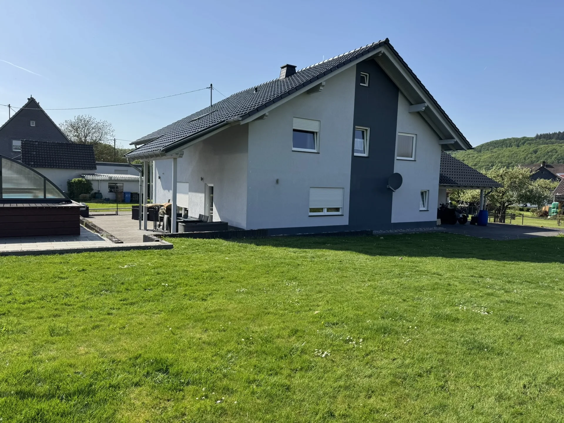 Modernes Einfamilienhaus mit stilvollem Garten, Pool & eigenem Friseursalon in ruhiger Lage nahe Hamm