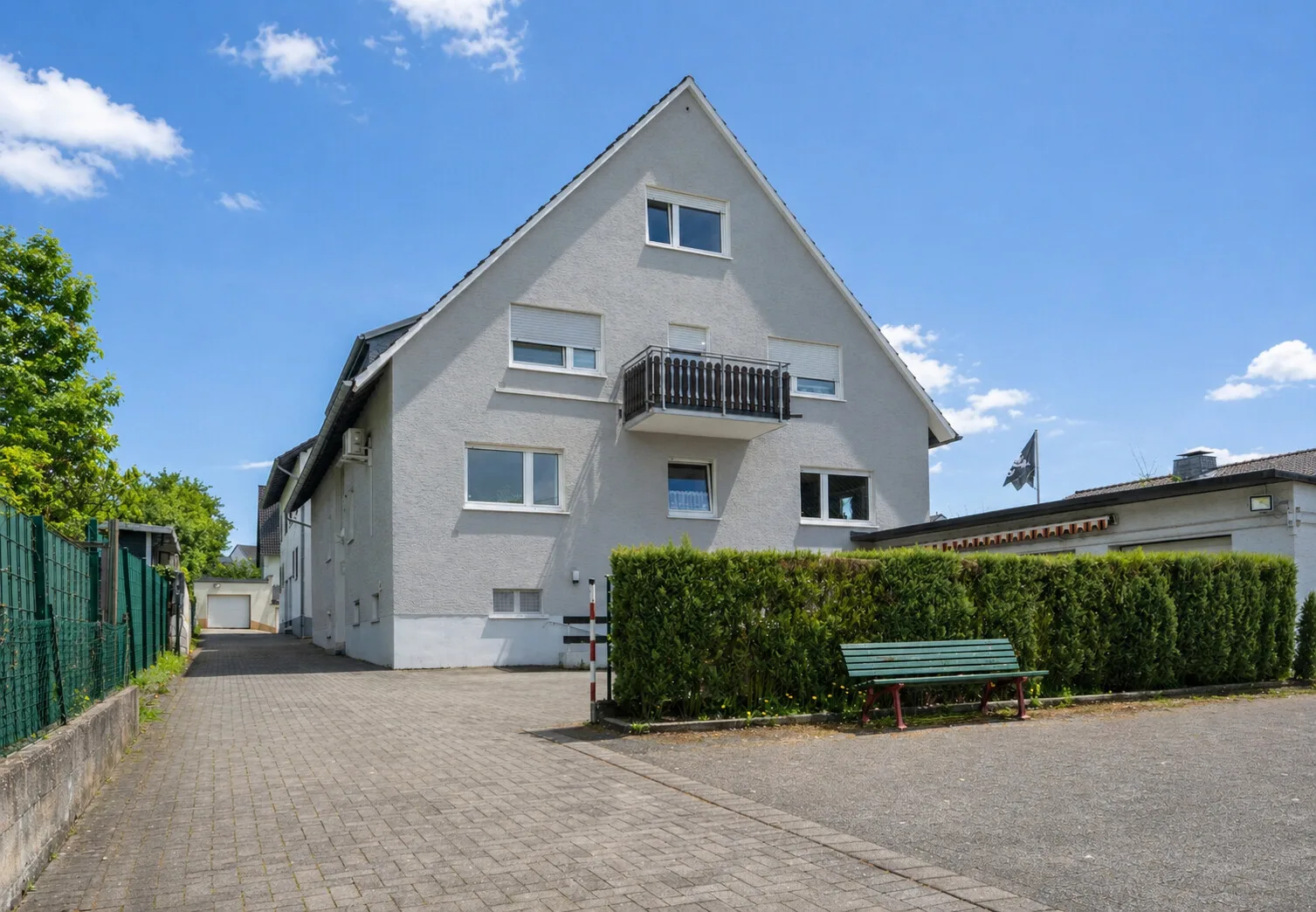 Attraktives Renditeobjekt in Lohmar – Vollvermietetes Mehrfamilienhaus in gefragter Wohnlage