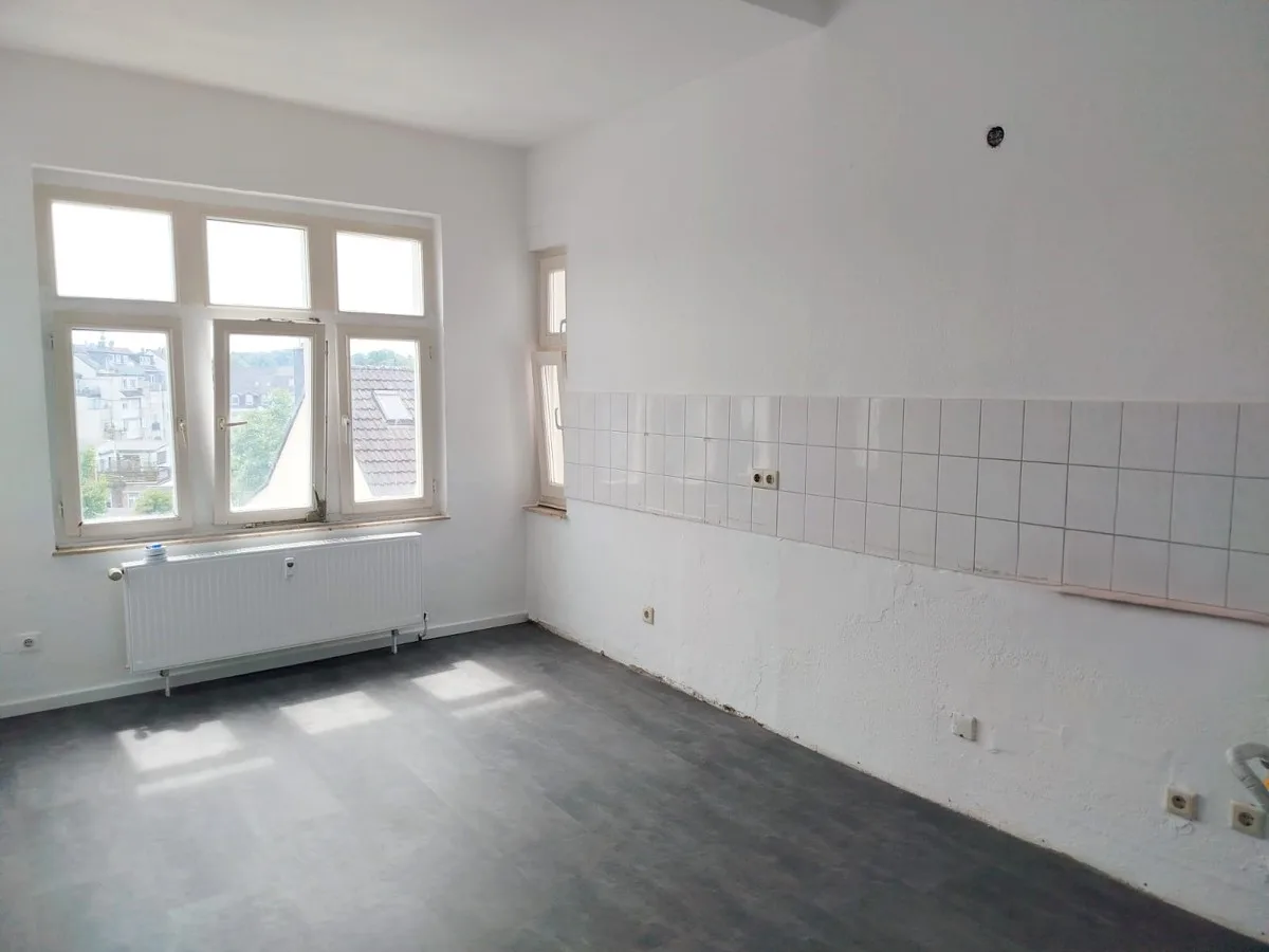 Heller Altbau mit Erker und viel Platz! - Foto 1