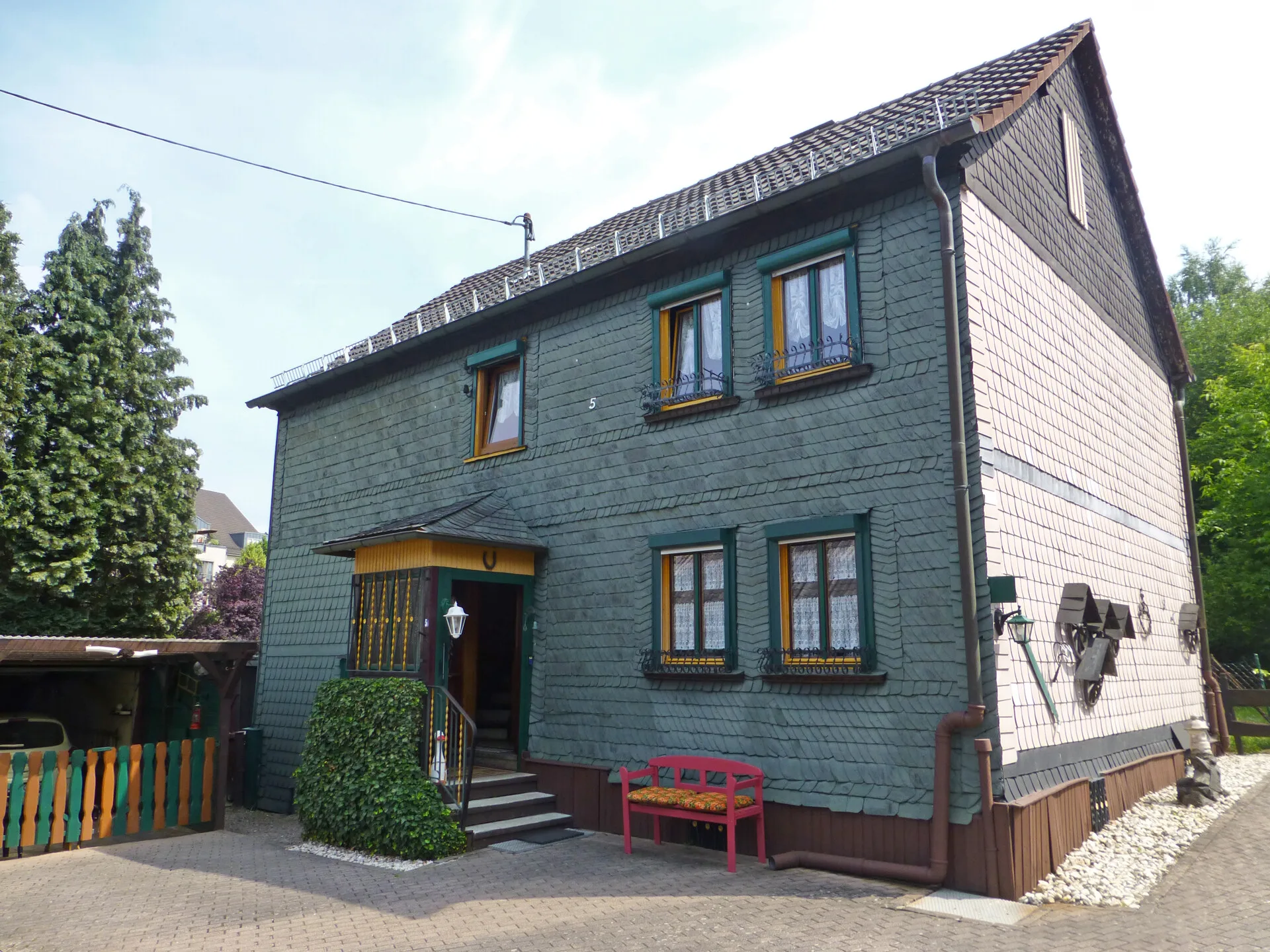 Sanierungsbedürftiges Fachwerkhaus mit Stellplatz und reichlich Gestaltungspotenzial – ideal für den Handwerker!