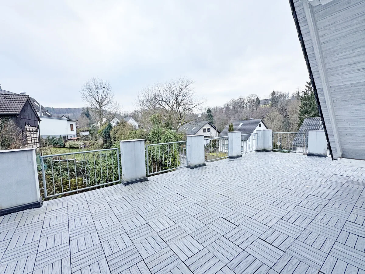 Helle Wohnung mit riesiger Dachterrasse! - Foto 3