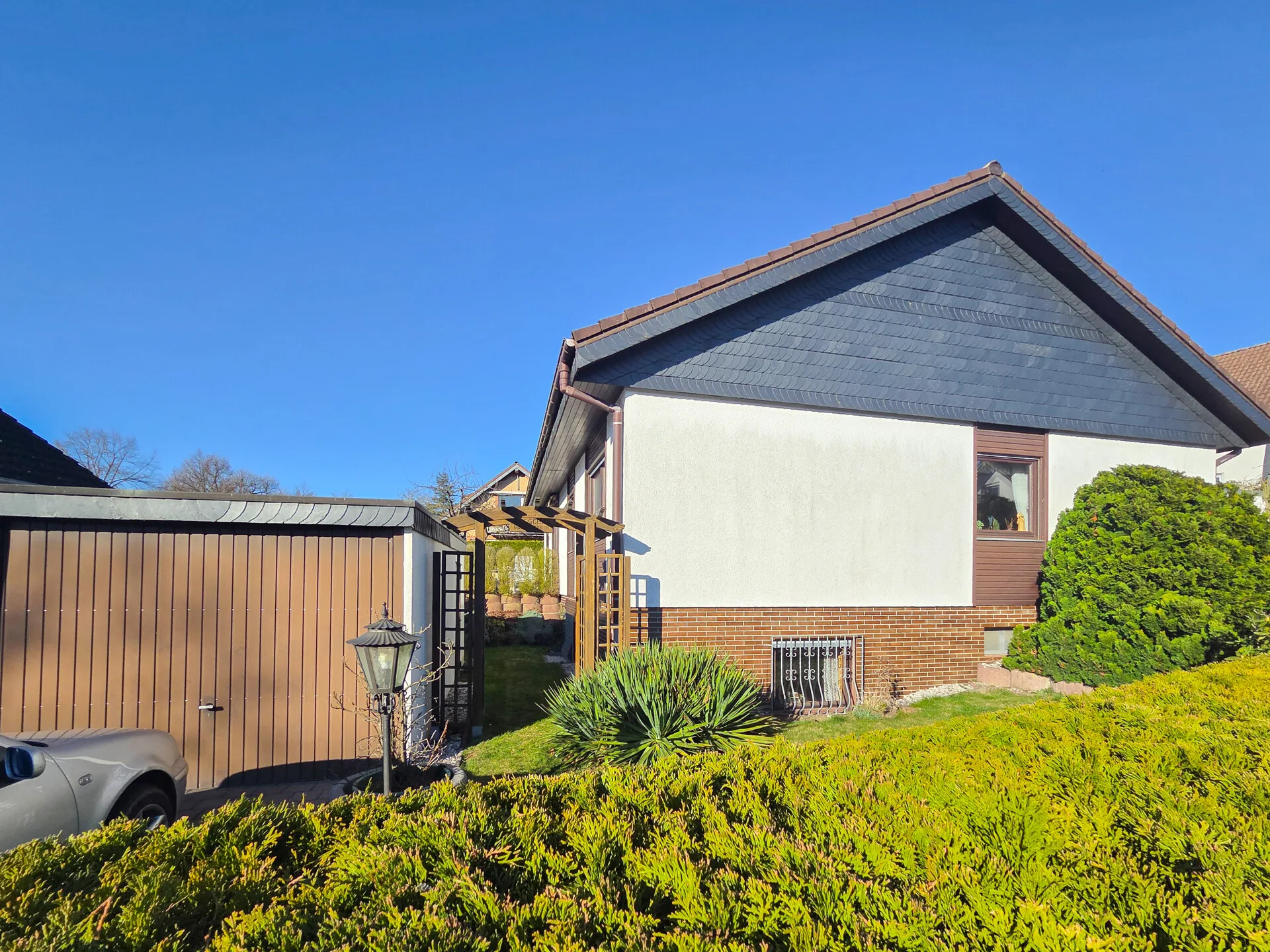 *RESERVIERT* Charmantes Zuhause mit Garten, Terrasse und Garage - ideal für Paare, die kleine Familie und Pendler!