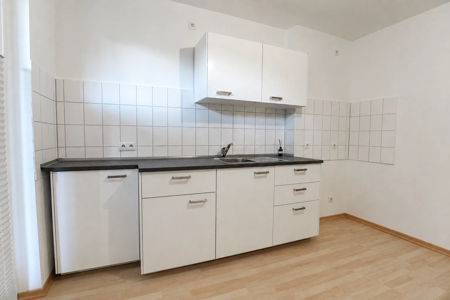 Schöne ca. 56m² große 2-Zimmer-Wohnung mit Balkon in gepflegtem Mehrfamilienhaus - Photo 1
