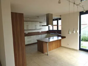 Hier bleiben keine Wünsche offen! Tolle Wohnung mit vielen Extras! - Photo 3