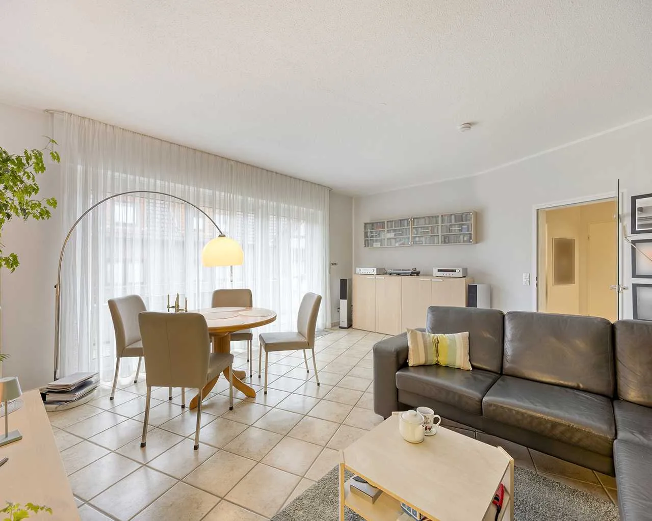 Wohlfühlwohnung im Herzen von Ratingen: Helle 3-Zimmer-Wohnung mit Südwest-Balkon