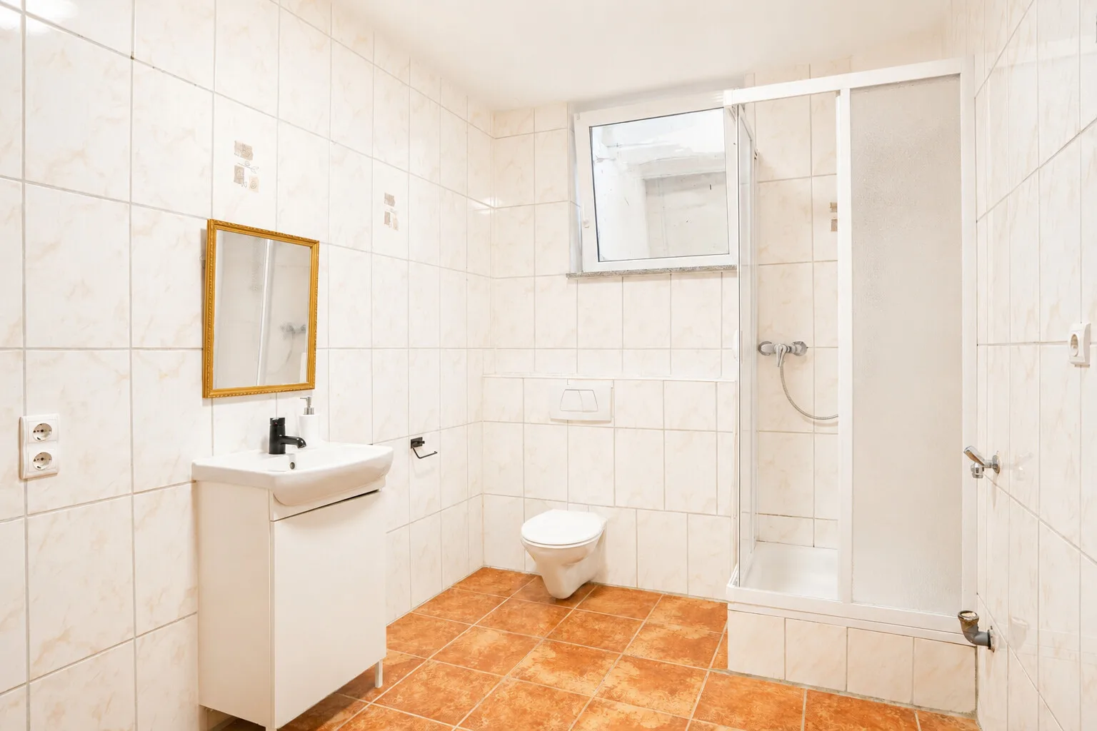 Schön geschnittene 2-Zimmer Souterrain-Wohnung in ruhiger Wohngegend! - Photo 2