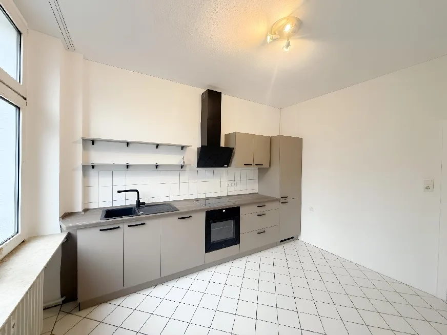 KREFELD-STADTMITTE: SCHÖNE 3-ZIMMER WOHNUNG ZU MIETEN! - Photo 5
