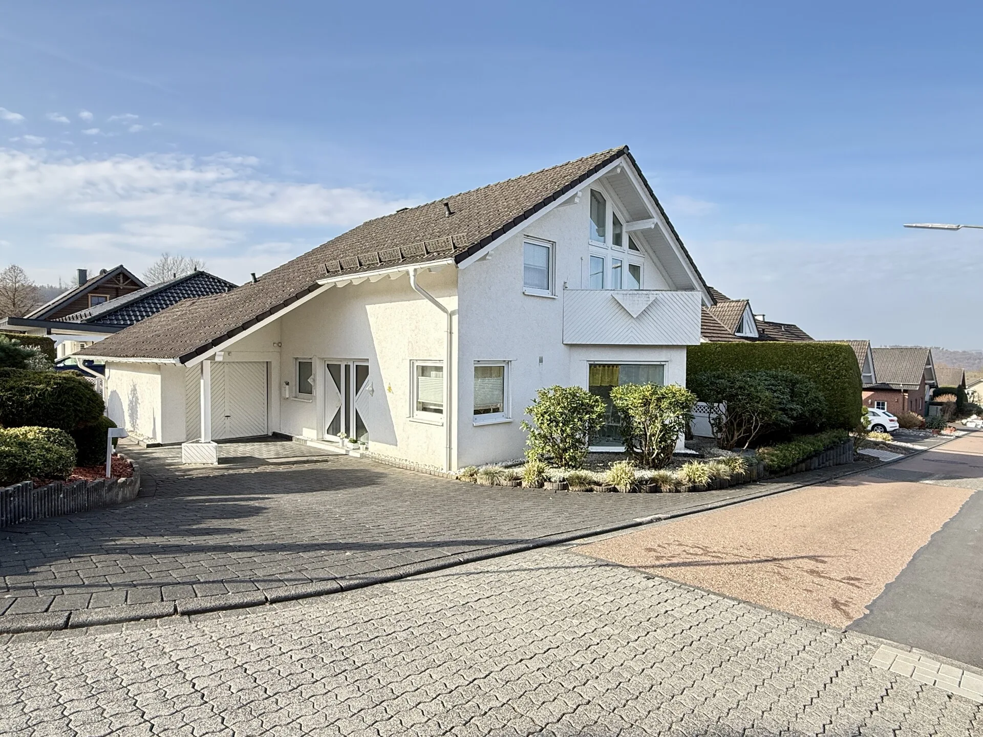 Familienfreundliches Einfamilienhaus in ruhiger Wohnlage mit schön angelegten Garten!