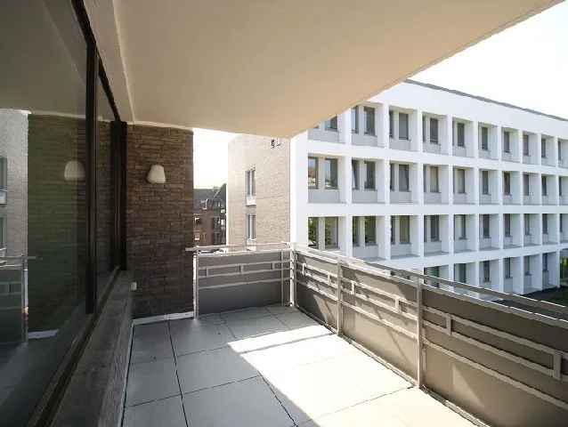 MODERNE 3-ZIMMERWOHNUNG MIT BALKON IN DER KREFELDER INNENSTADT ZU MIETEN - Foto 3