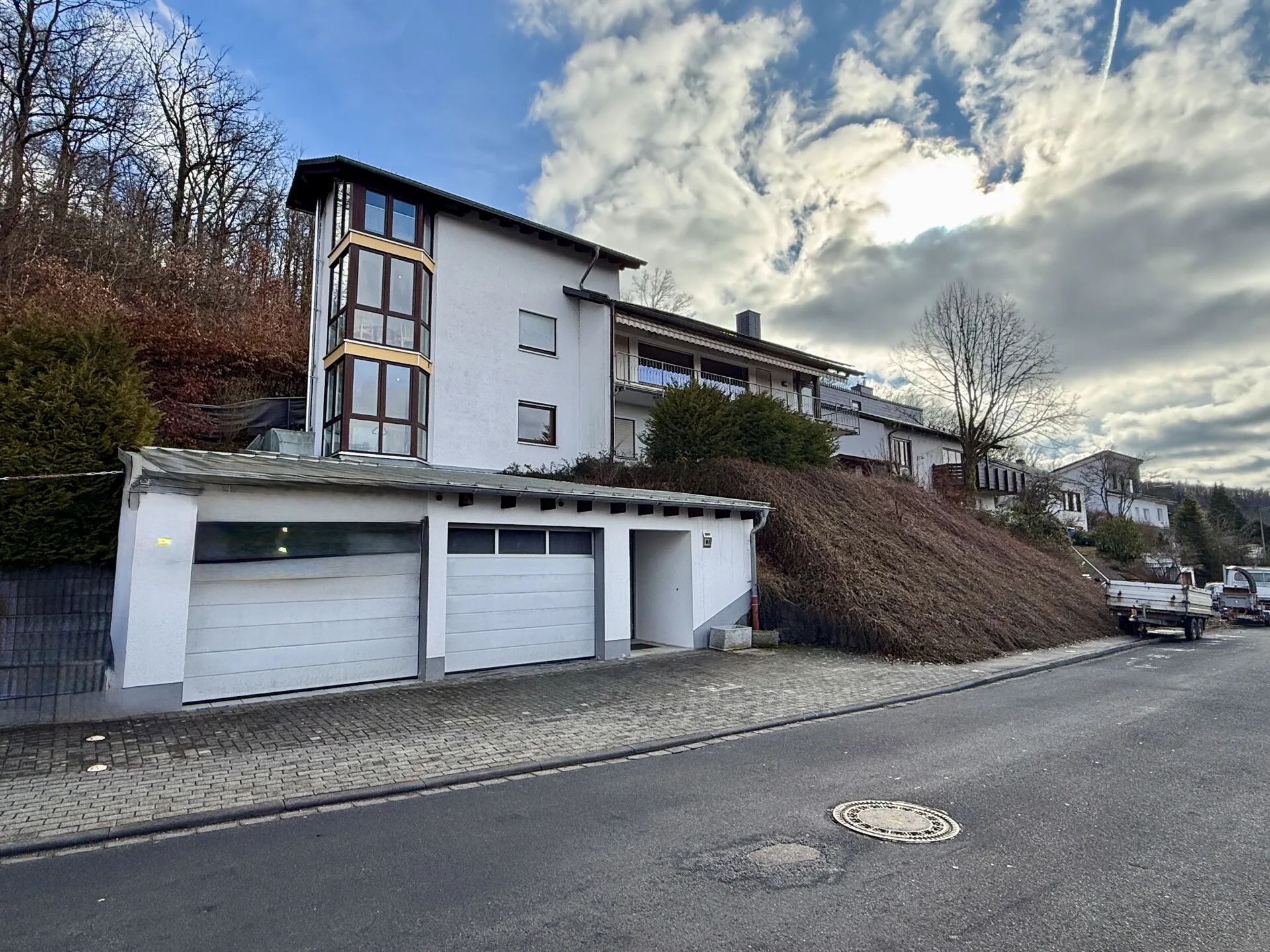 Großzügiges Einfamilienhaus mit Aufzug, Sauna und schönem Ausblick!