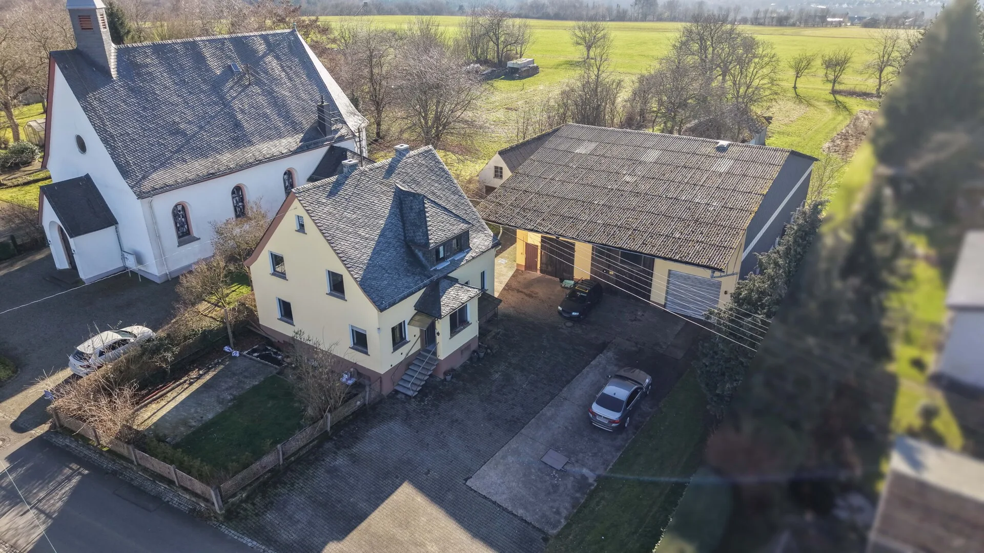 *RESERVIERT* Einfamilienhaus mit großem Nebengebäude – großzügiges Grundstück inklusive!